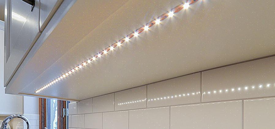 Hvis du bytter ut en standard taklampe med en innfelt beholderlampe