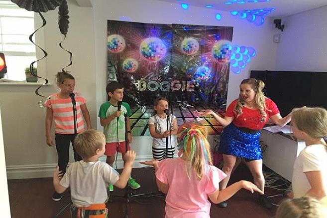 Med disse ideene til karaokefest kan bursdagsbarnet ditt