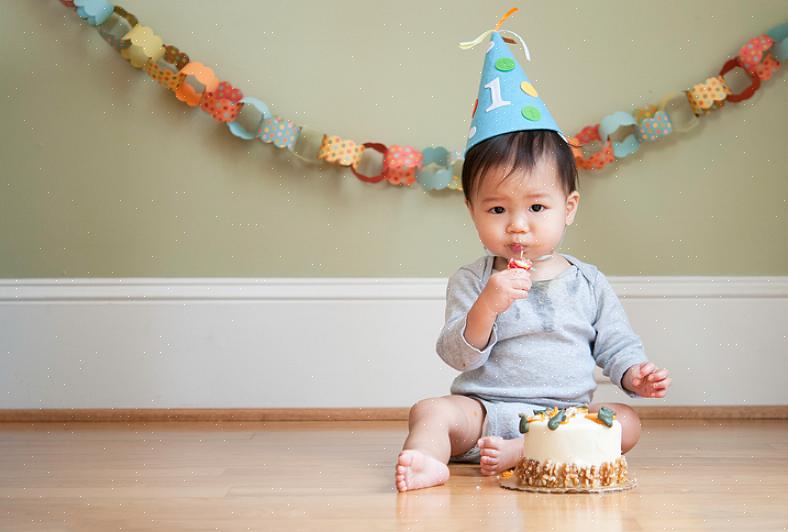 Babyen din er i ferd med å ta de første babystegene hvis han eller hun ikke allerede har gjort det