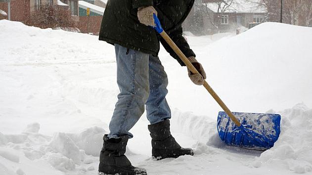 Tips for snøskuffing for de som parkerer i oppkjørselen