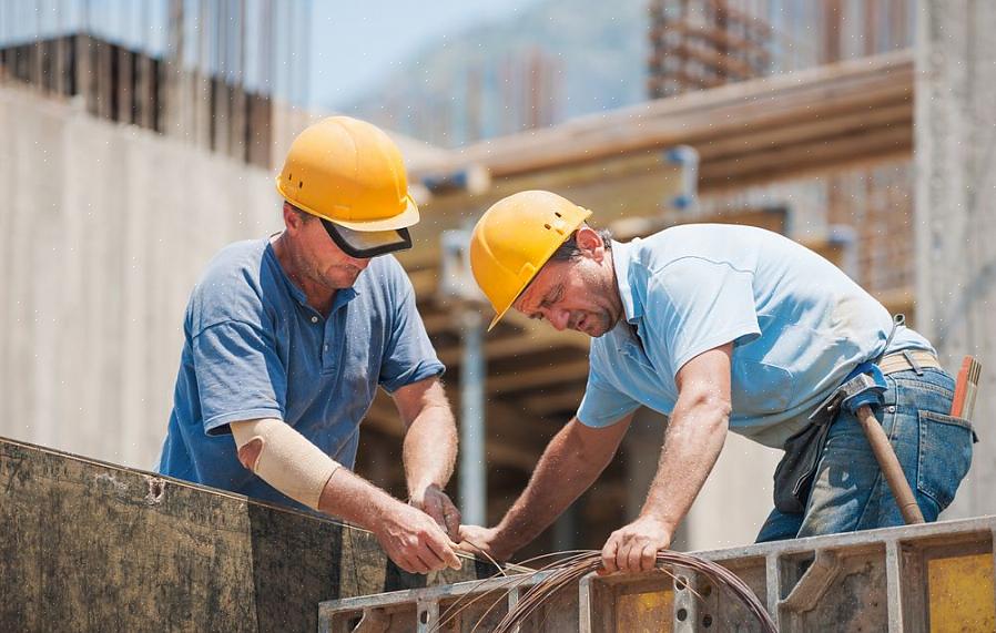 Men på et eller annet tidspunkt må du ansette en reparasjonsentreprenør