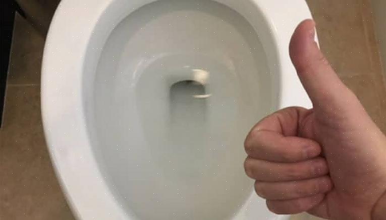 Unngå toalettrengjøringstabletter eller disker - den typen som enten faller ned i tanken eller som henger