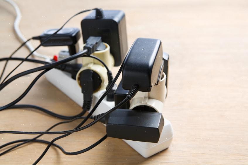 Det første trinnet for å forhindre overbelastning av elektrisk krets er å lære hvilke kretser som driver
